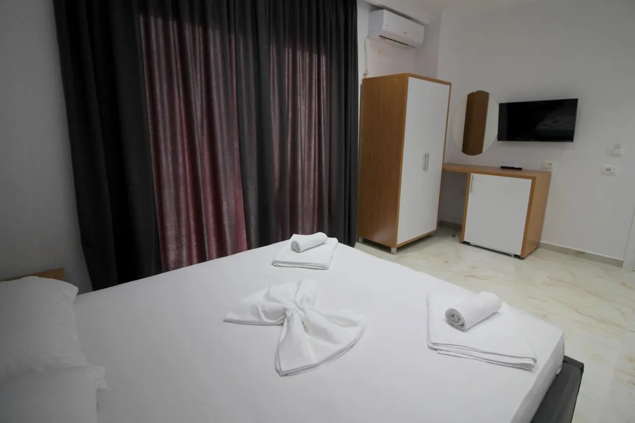 Moonshine Hotel Ksamil 0*,