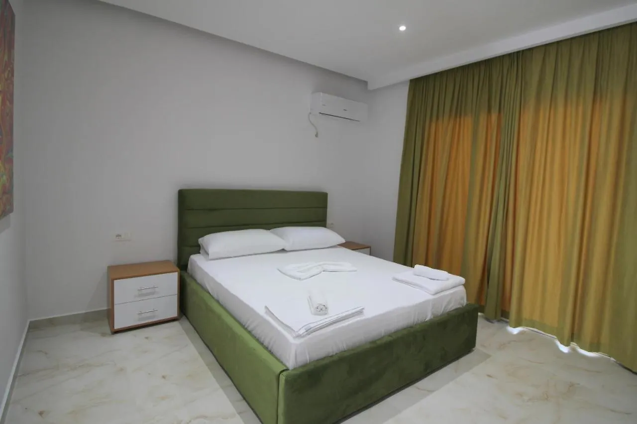 Moonshine Hotel Ksamil