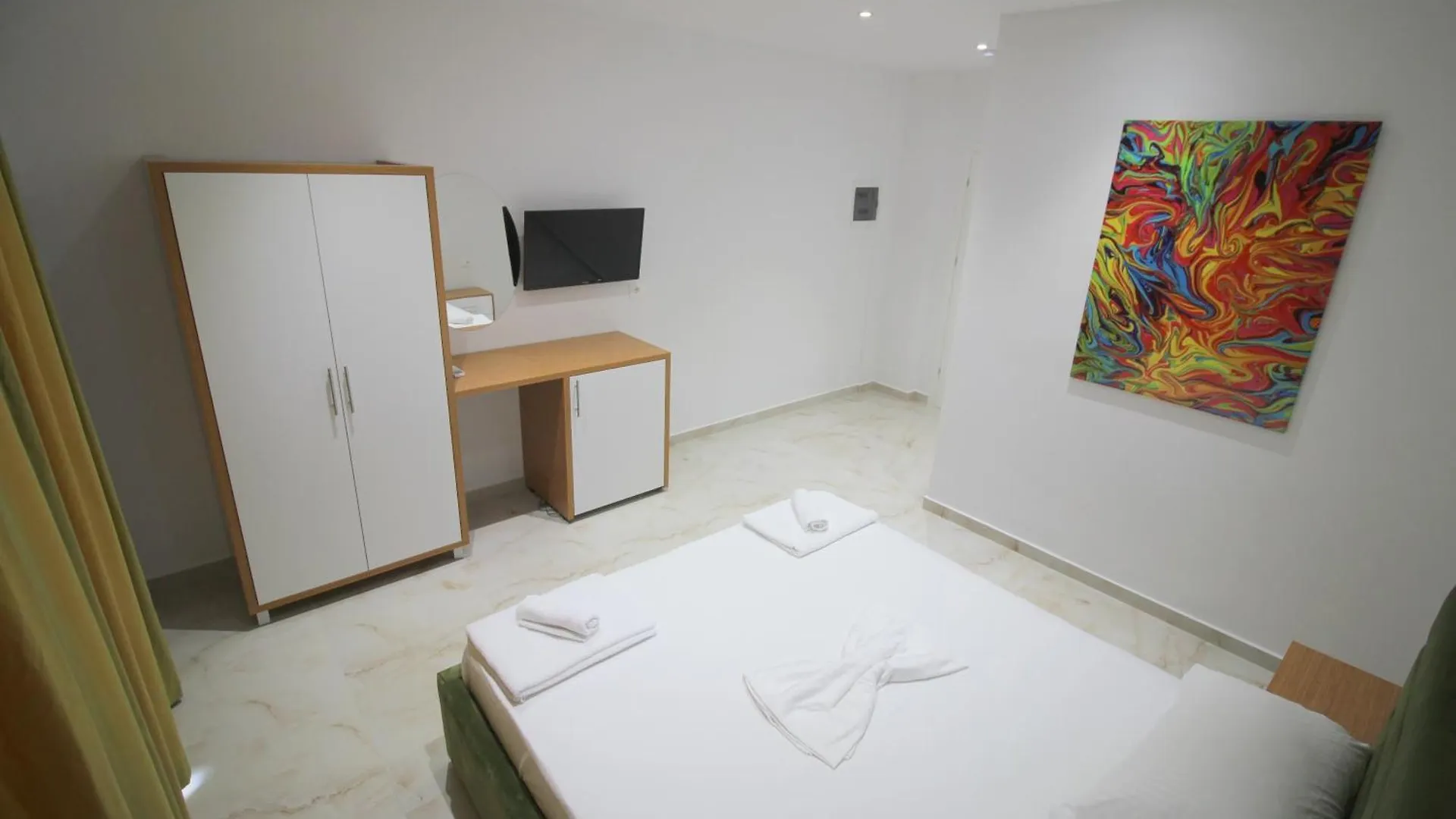 Moonshine Hotel Ksamil