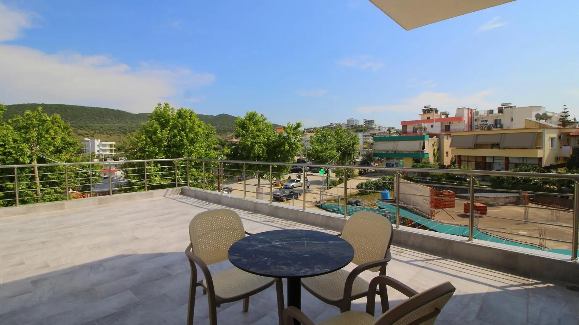 Moonshine Hotel Ksamil