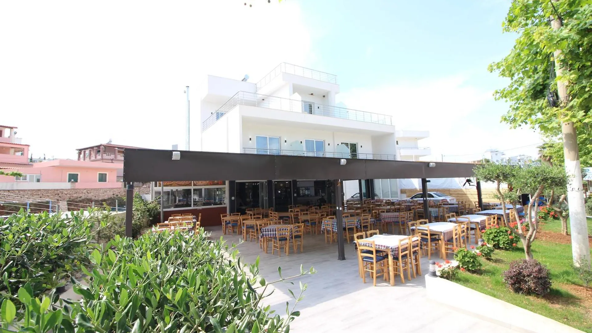 Moonshine Hotel Ksamil 0*,  Albania